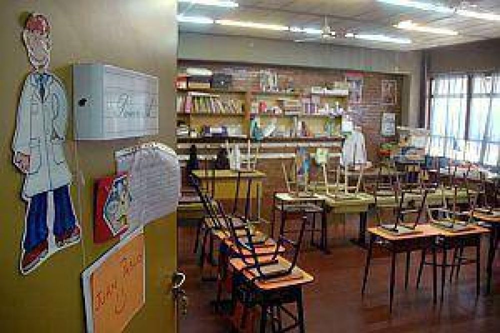 Provincia: los docentes de FEB iniciaron nuevo paro