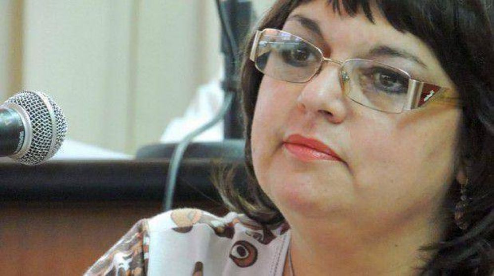 Concejal quiere prevenir la violencia dom�stica con un bot�n antip�nico