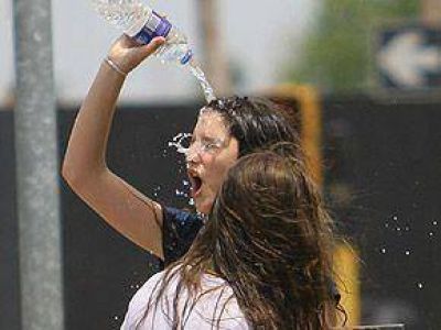 P�ccolo: �Por el momento no se van a suspender las clases por el calor�