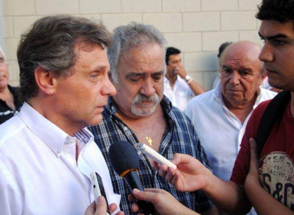 Pulti: �Alveolite es un funcionario honrado, trabajador, decente y pone lo mejor de s� cada d�a�