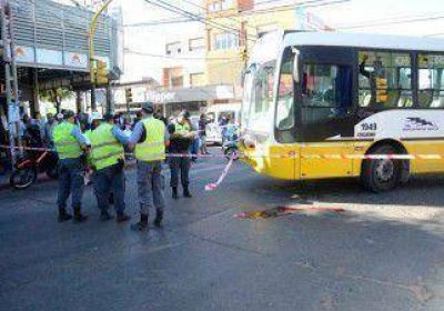 Una mujer muri� tras ser atropellada por un micro 