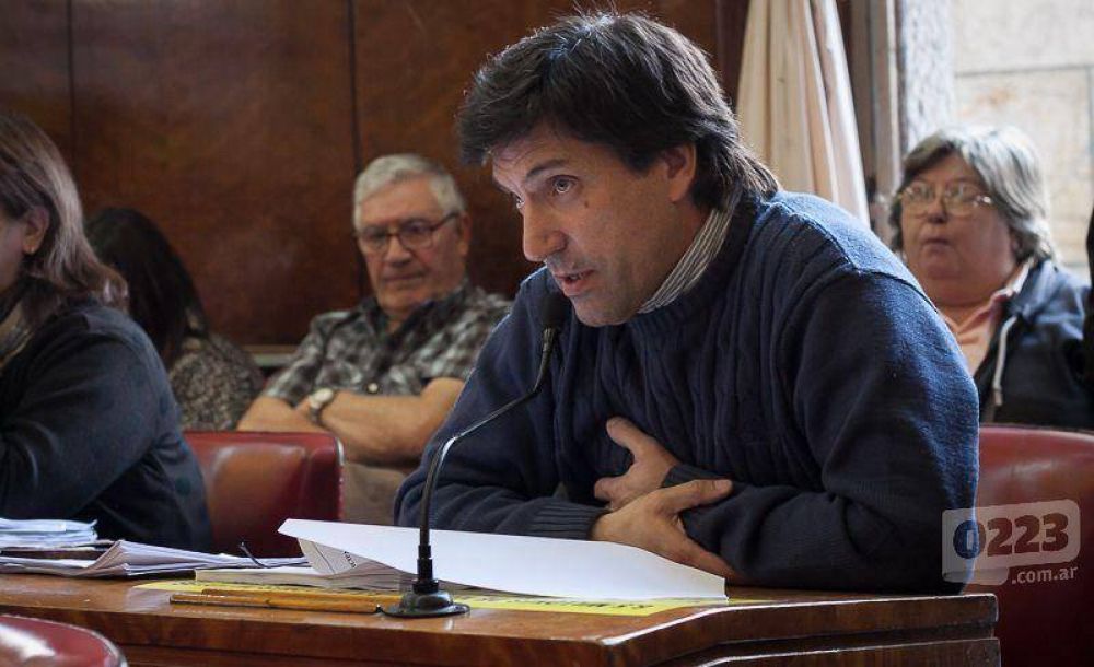 �Pulti le tiene que pedir la renuncia a Alveolite�