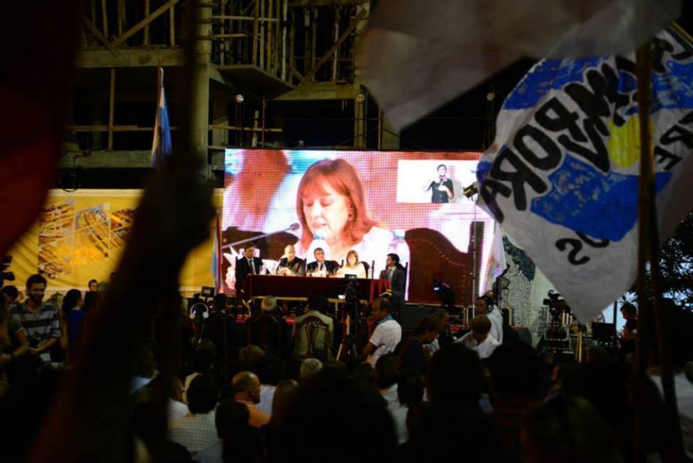 En la apertura de sesiones, la intendenta Osuna dej� entrever la posibilidad de ir por la reelecci�n