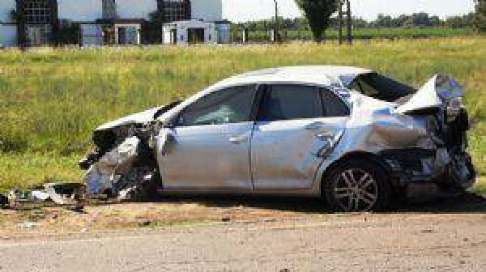 ADELANTO: Violento choque en la cruce de las rutas 51 y 30