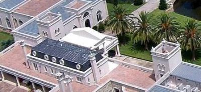 �La construcci�n de la mansi�n de Romero fue negociada con Rivas S.A.?