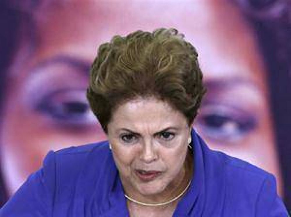 Los cacerolazos calientan el clima pol�tico en Brasil