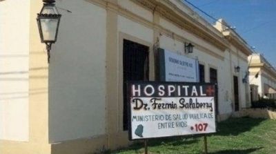 Ins�lito accidente: cay� a un pozo de 6 metros y salv� por un celular antiguo