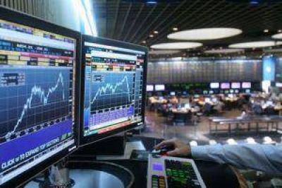 Bolsa baj� 2,2%, en l�nea con mercados internacionales