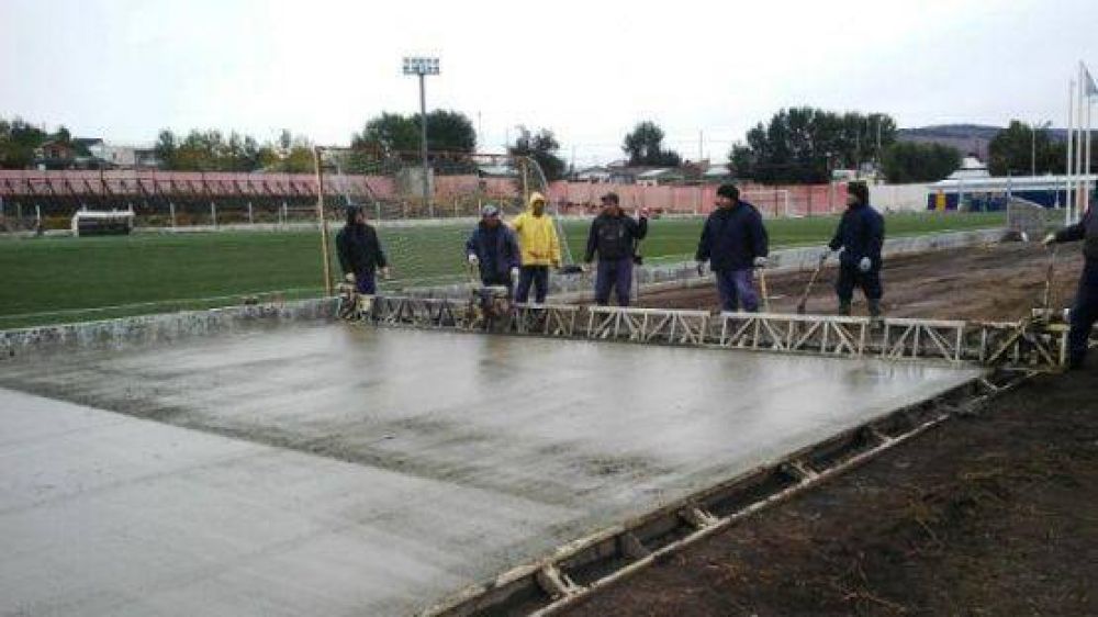 Se construyen nuevos playones deportivos en R�o Turbio