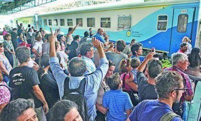 Lleg� el tren 0 km a C�rdoba, un servicio social de importancia para la regi�n
