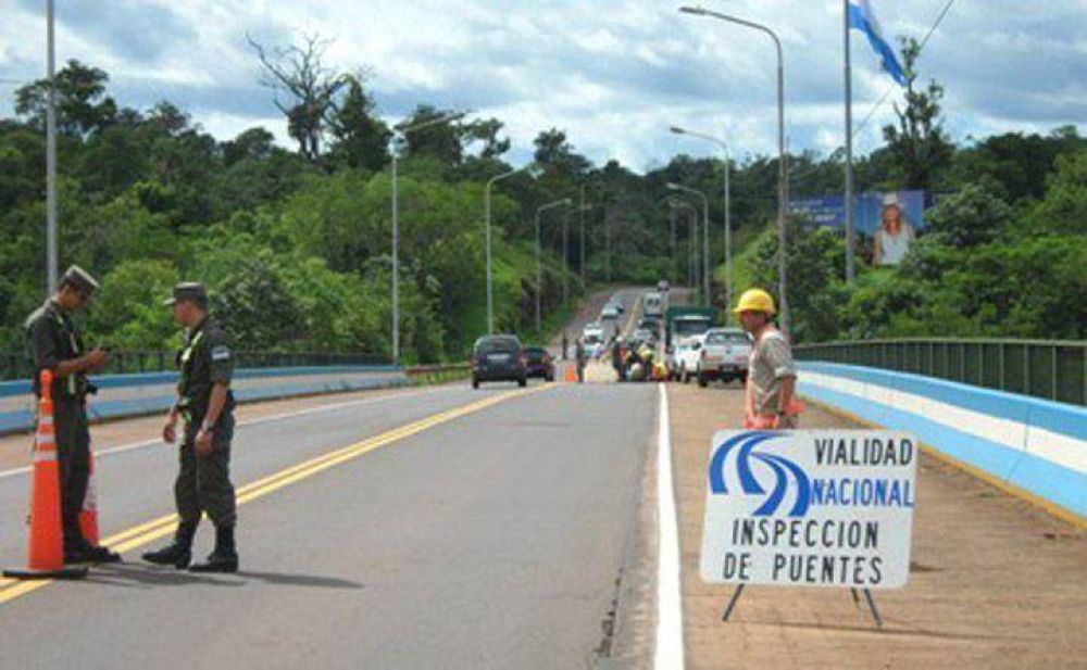Avanzan obras de mantenimiento sobre el Puente Tancredo Neves