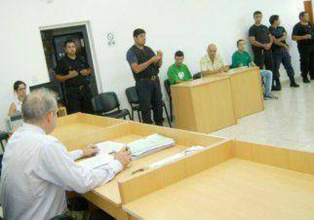Duras penas para los tres acusados del doble crimen 