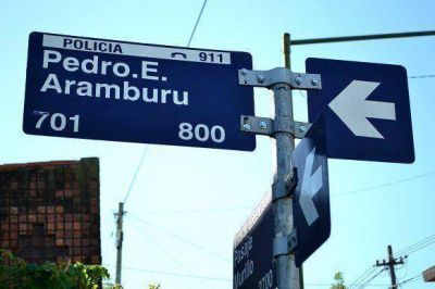Demandan a Posse por calles que honran a dictadores en San Isidro