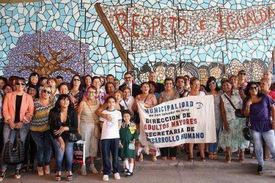 Presentaron mural referido a luchas de las mujeres