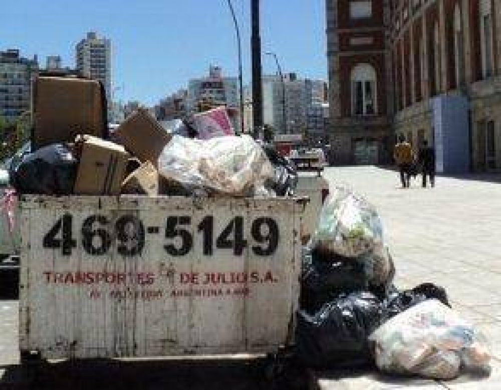 La basura y el negocio de juntarla con una pala 