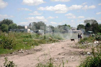 Contin�a la usurpaci�n de terrenos en barrio Los Hornos