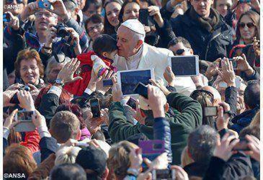 Importancia de los abuelos en la familia y en la sociedad, catequesis del Papa