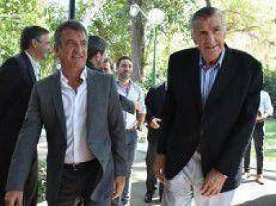 URRIBARRI Y GIOJA FIRMARON UN ACUERDO
