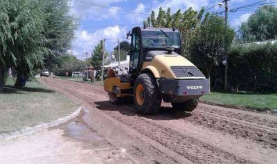 Exaltaci�n de la Cruz: comenzaron las obras de pavimentaci�n en distintos barrios