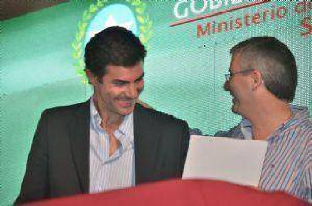 Salta: Productores recibieron fondos y maquinarias para fortalecer la producci�n 