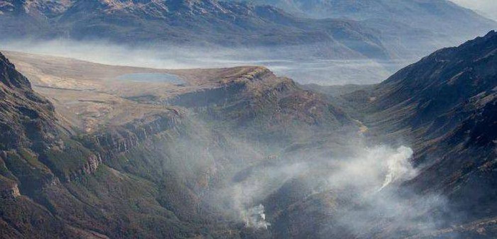 Contuvieron el incendio en Cholila, avanzan en El Turbio y afirman que fue producido por un rayo