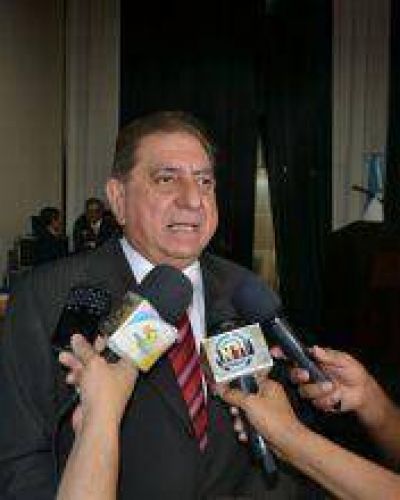 Jofr� dijo que �en breve comienza la construcci�n de la autov�a Tatan�-Cruz del Norte�