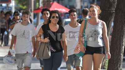 Otra vez la sensaci�n t�rmica en Bah�a pas� los 40 grados; hoy se mantendr� el calor