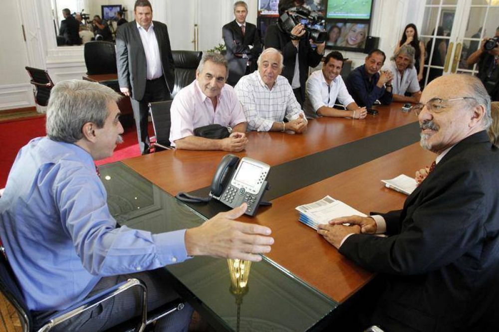 Gremios de transporte ratifican el paro a fin de mes