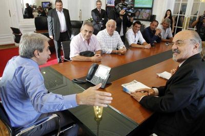 Gremios de transporte ratifican el paro a fin de mes