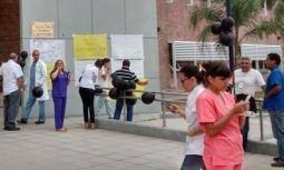 Denuncian suspensi�n de 170 enfermeros en el hospital de ni�os