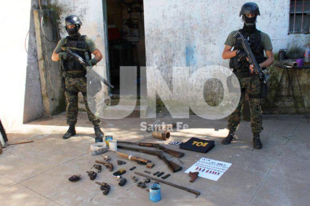 En operativos conjuntos, secuestraron una docena de armas de fuego en Santa Fe y Sauce Viejo