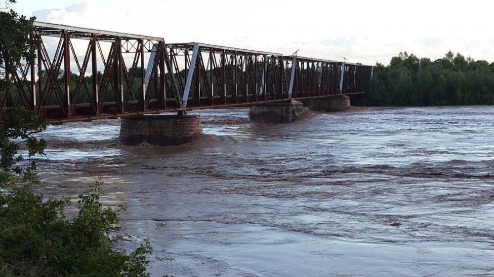 Embarcaci�n en alerta por posible crecida del Bermejo