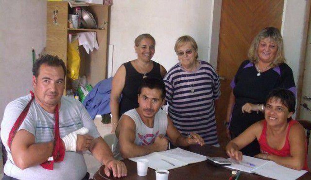 El FR inaugur� una sede de educaci�n para adultos