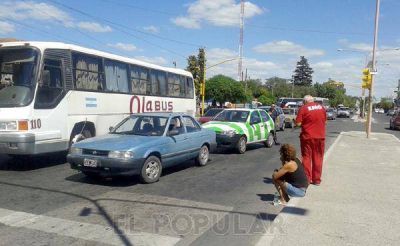Atropellaron a un hombre frente a la Terminal