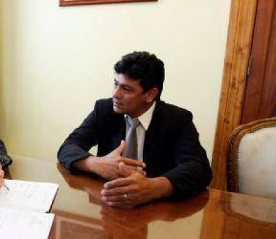 Javier Gim�nez afirm� que acompa�a a Juntos Somos R�o Negro, aunque dice que no es massista sino kirchnerista