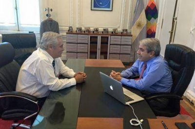 Fabi�n R�os y An�bal Fern�ndez analizaron la reducci�n en los env�os de coparticipaci�n federal