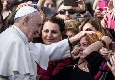 En Twitter es el Papa de la �misericordia� y de la �renovaci�n�
