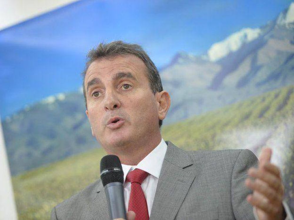 P�rez congel� nuevamente el ingreso de personal al Estado