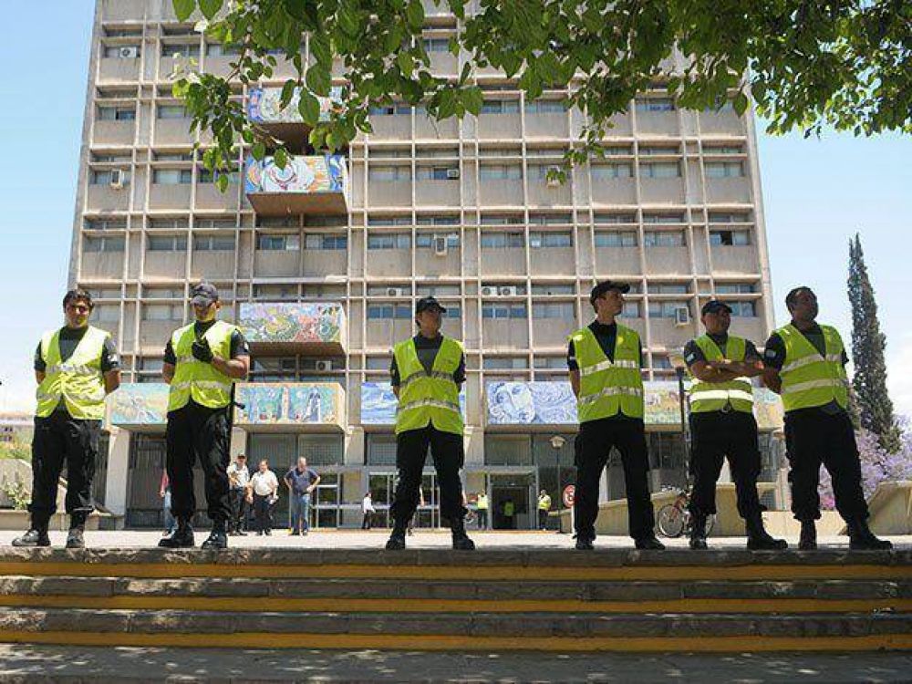 El gobierno provincial le pidi� a Capital derogar el c�digo de convivencia