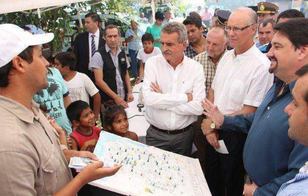 Closs: �El Estado lidera la lucha contra el dengue, pero solo habr� �xito si la sociedad se involucra�