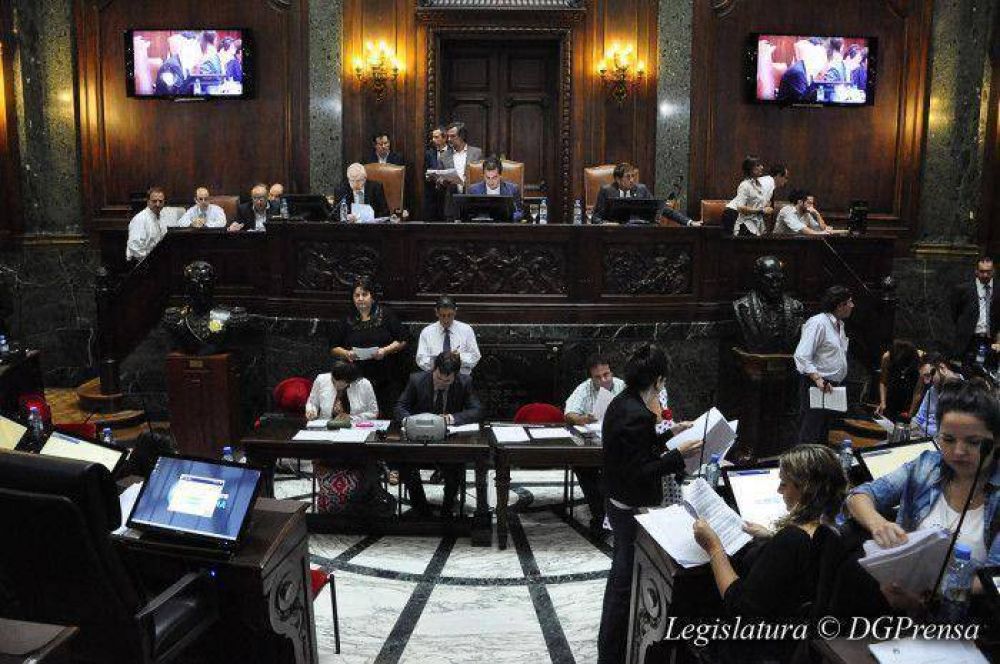 Con votos del PRO y ECO, la Legislatura mostr� preocupaci�n por la situaci�n de Venezuela