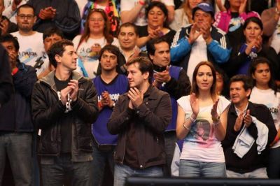 Que florezcan 40 intendentes: la apuesta de La C�mpora para ganar distritos tras el apoyo de CFK a Recalde