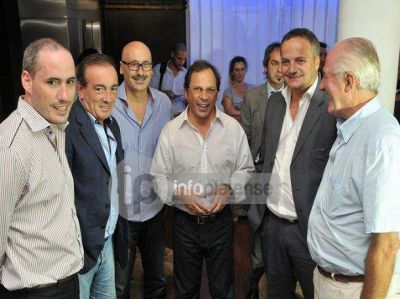 Giustozzi en La Plata le enrostr� a De Narv�ez su 
