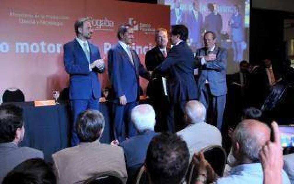 En Vicente Lpez, Scioli firm convenio que beneficia a Pymes