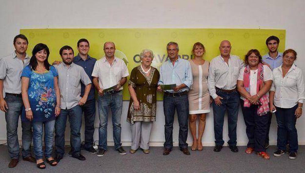 Entregaron el Premio Dina Pontoni a Mecha Zubira y al Club Racing
