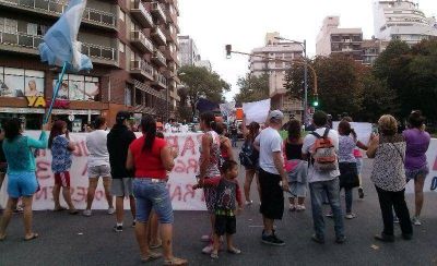 Trabajadores de Argen Pesca llevaron su reclamo a un acto de Scioli
