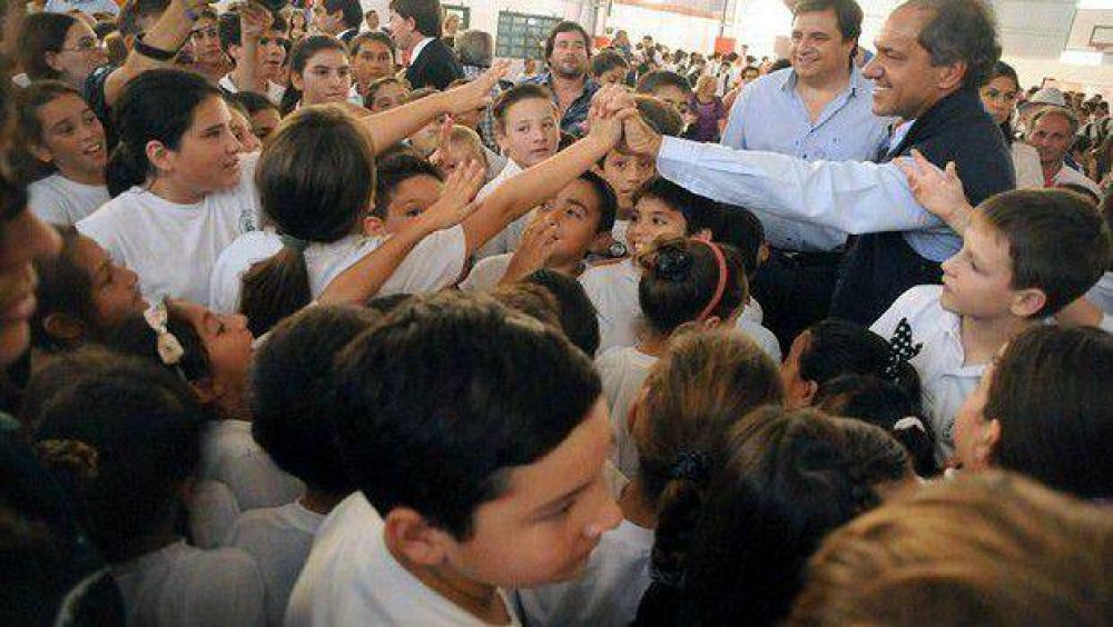Scioli: �A quienes me subestiman por venir del deporte, les digo que llev� la bandera argentina bien alto�