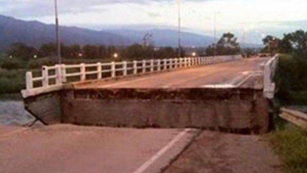  Funcionarios visitaron a los afectados en Lules