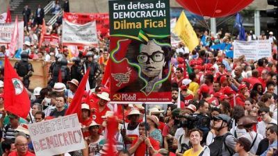 Marchas en todo Brasil contra la corrupci�n en Petrobras, en rechazo al ajuste y en apoyo a Dilma