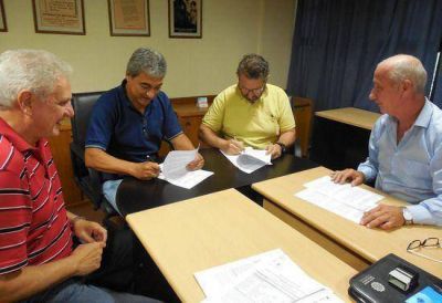 La UOM y la UOCRA firmaron un convenio �para formaci�n y reentrenamiento laboral�